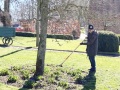 Svaneholmstradgarden-ograsrensning-av-rabatt-2-april-23